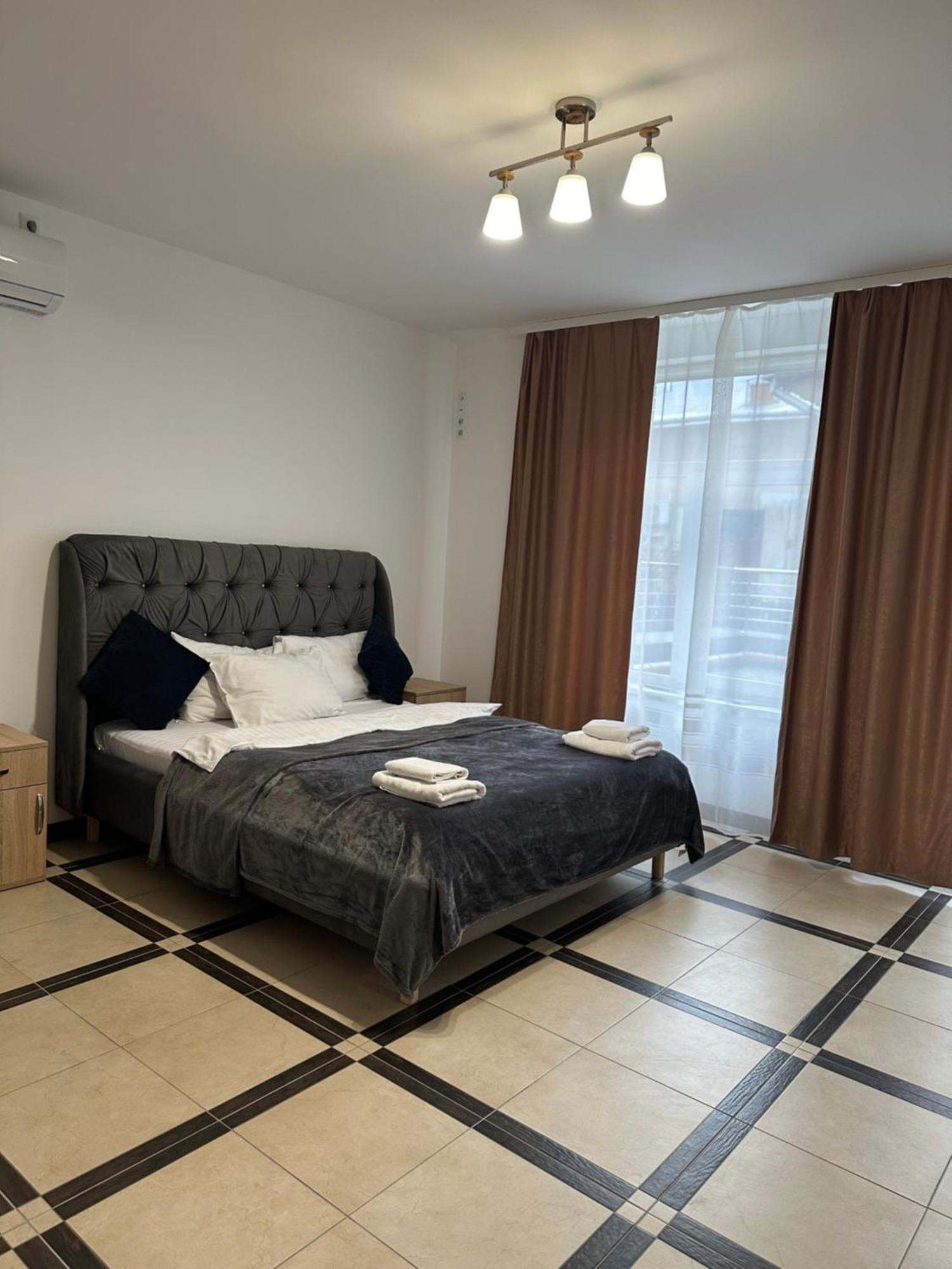 Opera Center Hotel & Apartments Lviv Ngoại thất bức ảnh