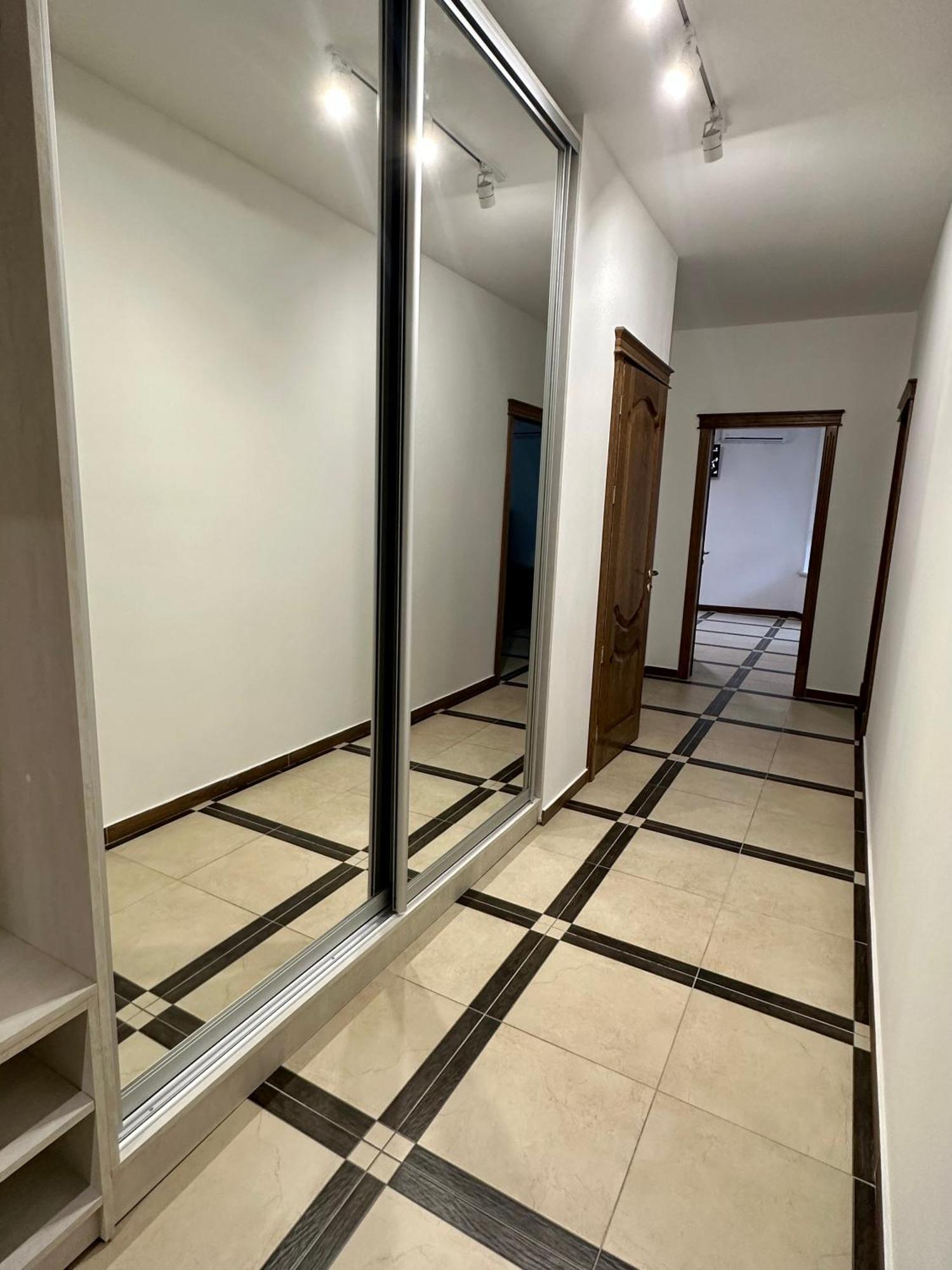 Opera Center Hotel & Apartments Lviv Ngoại thất bức ảnh
