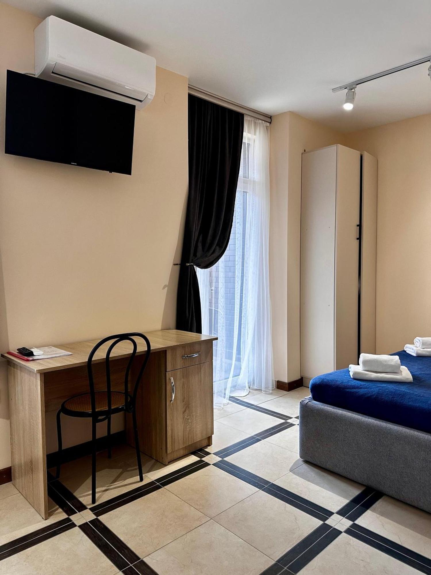 Opera Center Hotel & Apartments Lviv Ngoại thất bức ảnh