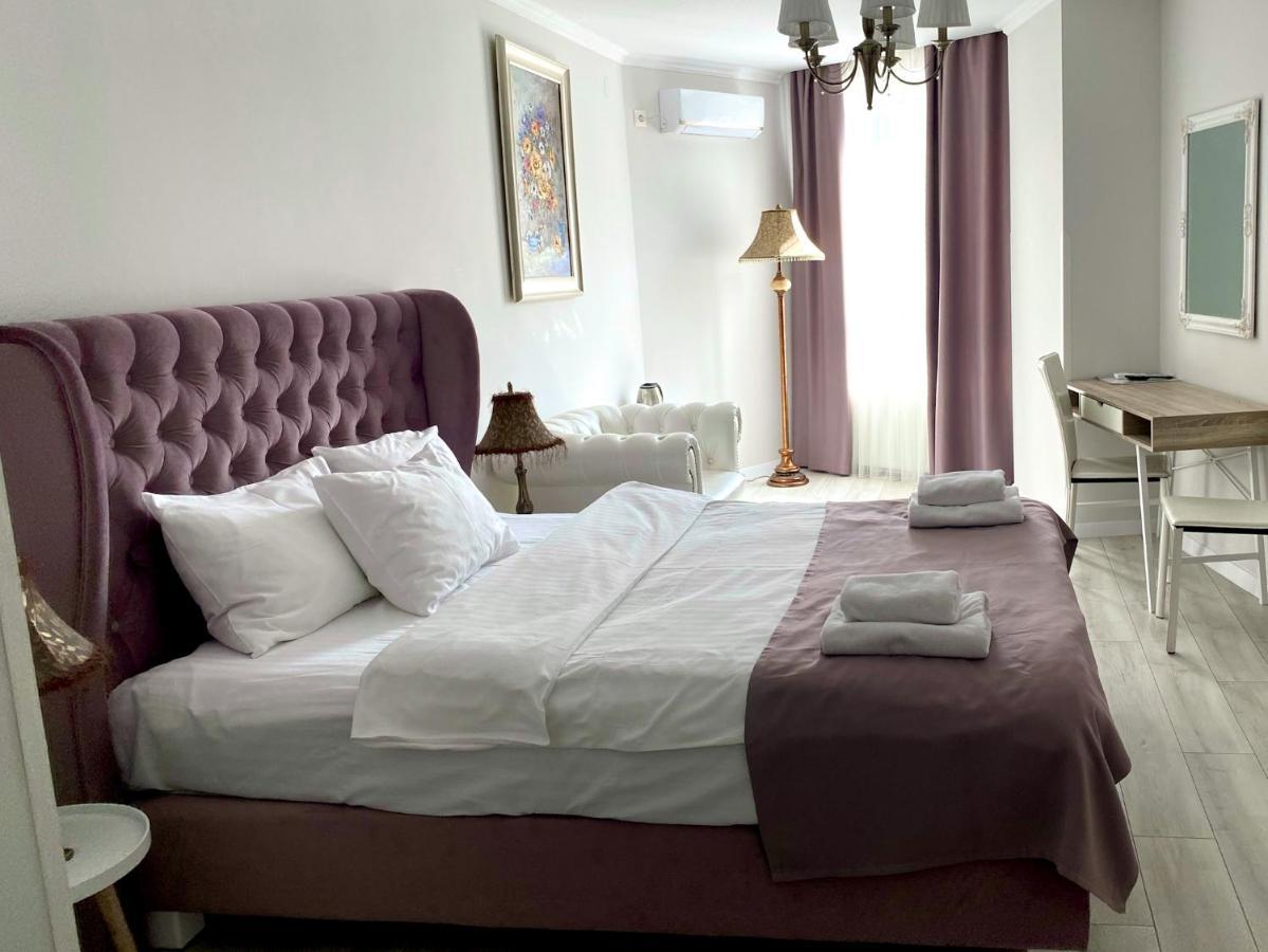 Opera Center Hotel & Apartments Lviv Ngoại thất bức ảnh