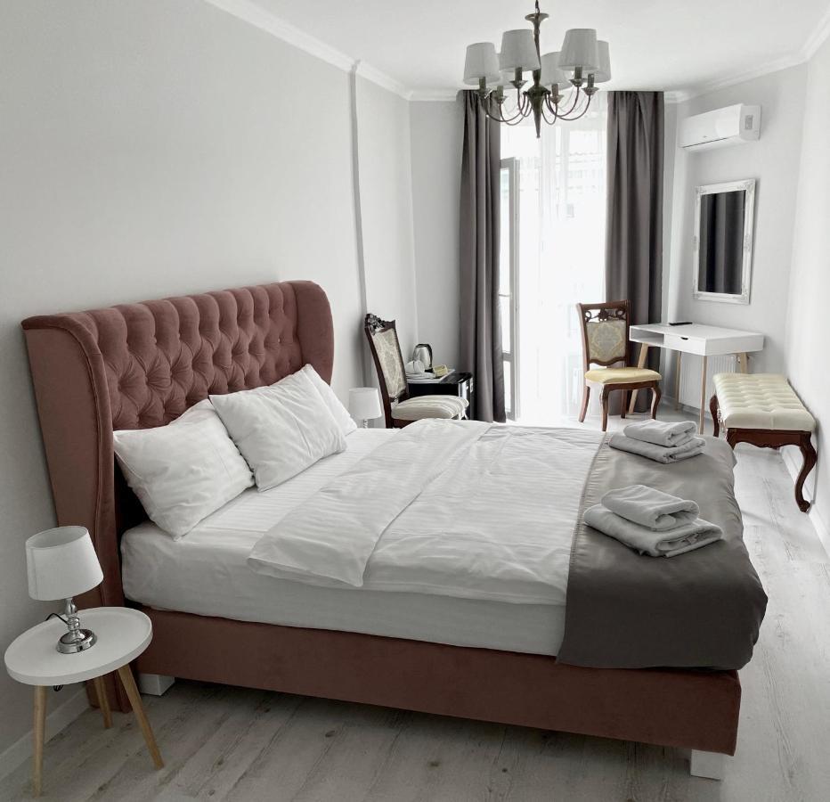 Opera Center Hotel & Apartments Lviv Ngoại thất bức ảnh